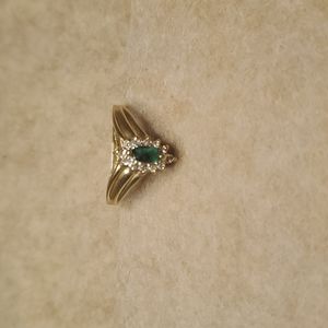 10K Gold Emerald Diamond Ring